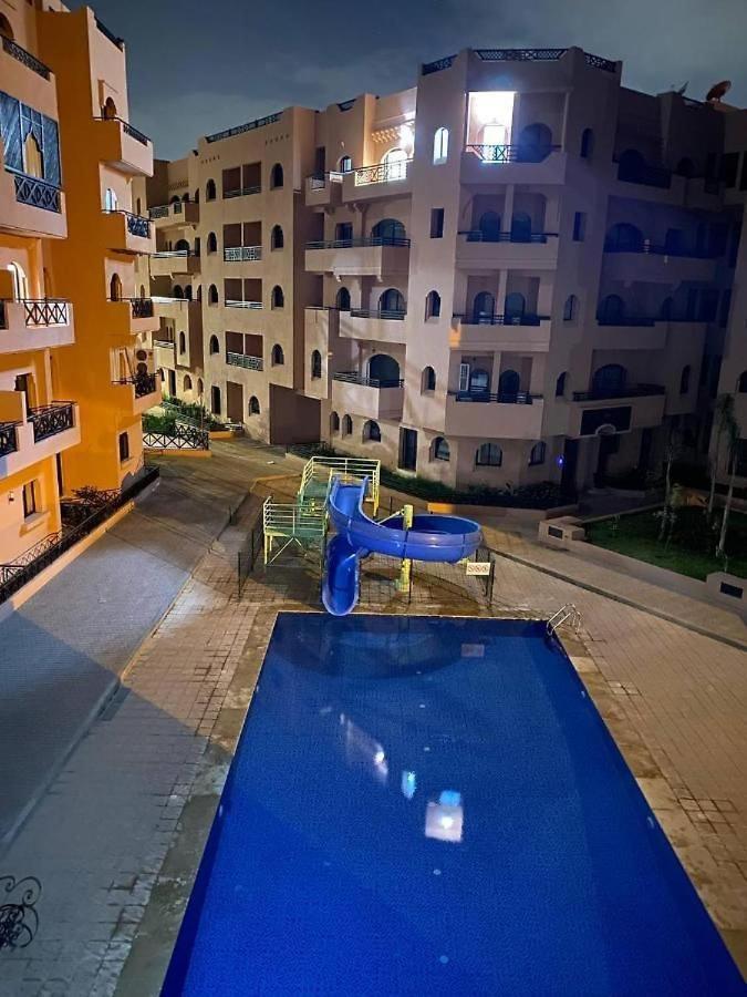 Un Moderne Chic Appartement Vue Sur Piscine Marrakesh Exteriör bild